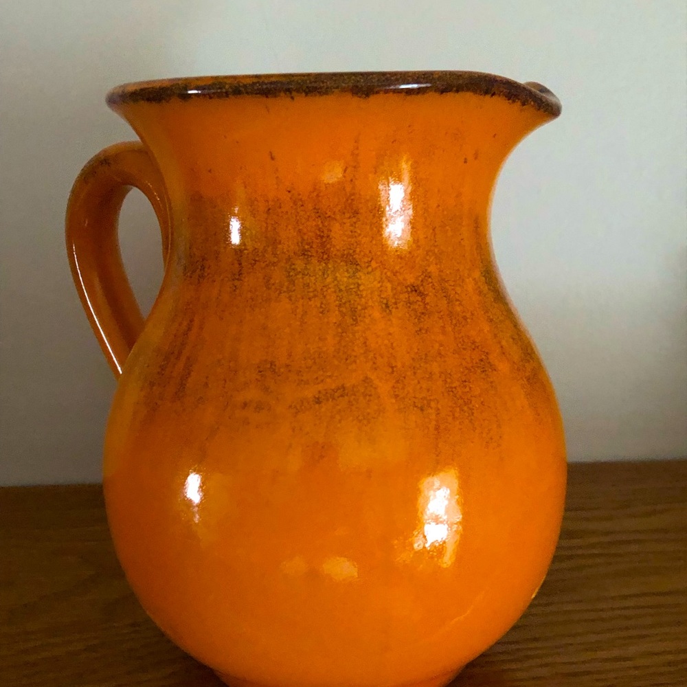 Ceramic or stoneware water pitcher/vase